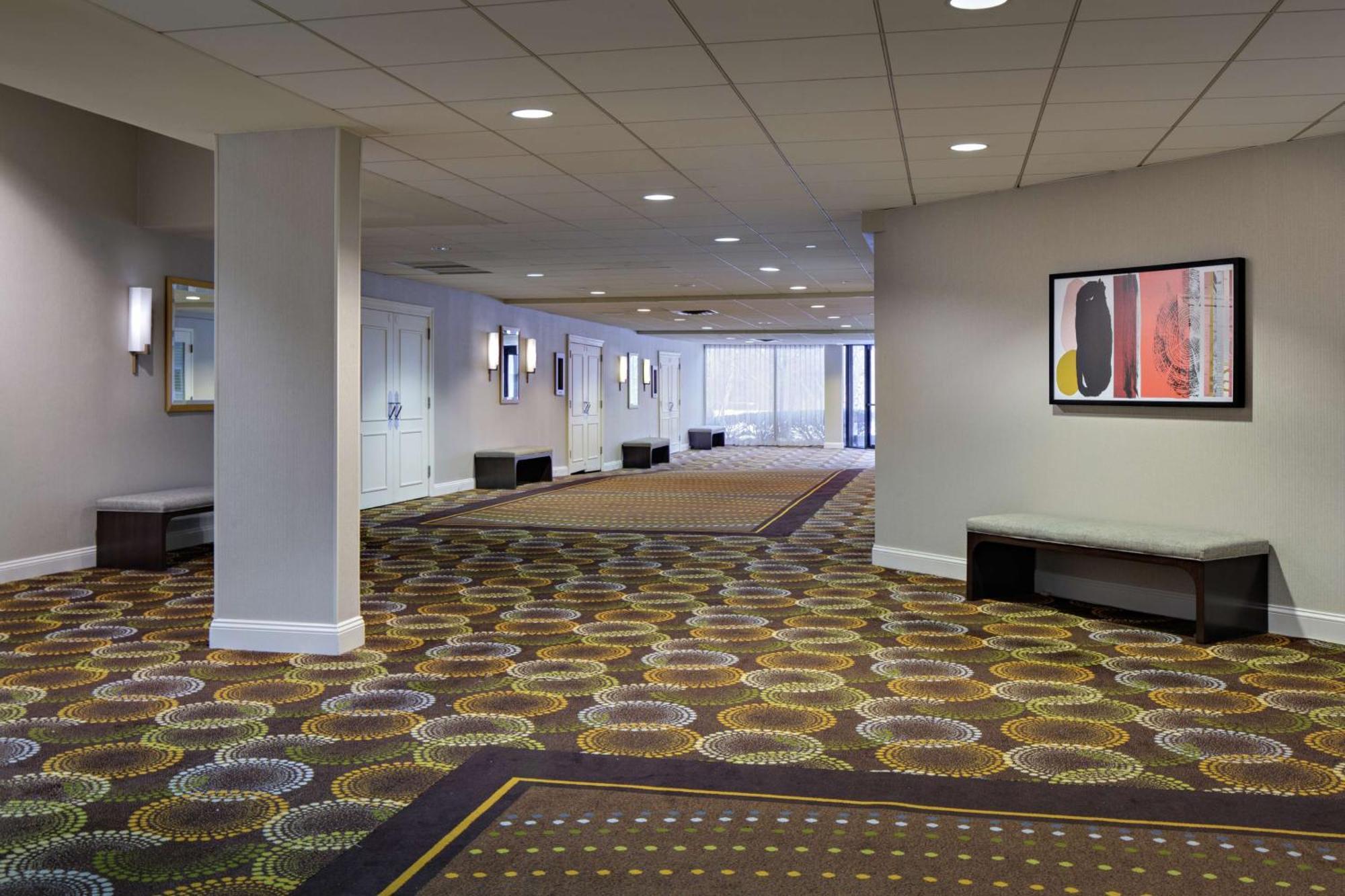 Doubletree By Hilton Fairfield Hotel & Suites Exterior photo