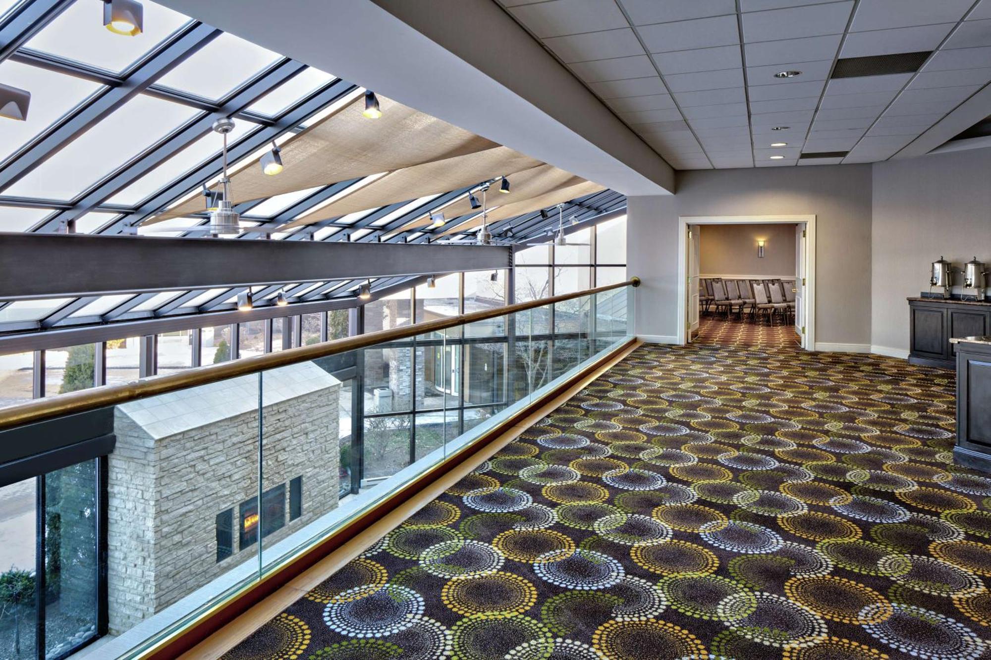 Doubletree By Hilton Fairfield Hotel & Suites Exterior photo