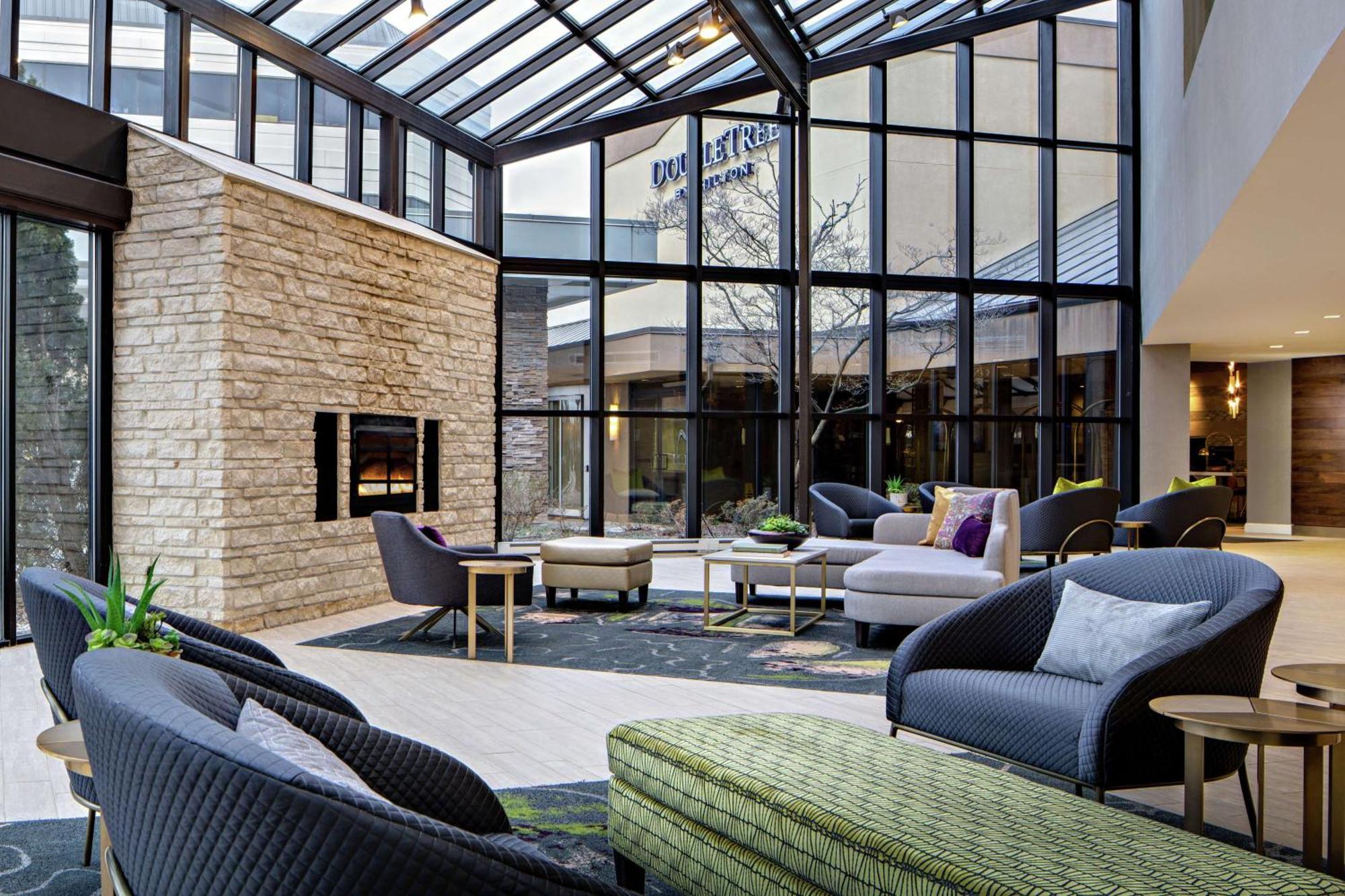 Doubletree By Hilton Fairfield Hotel & Suites Exterior photo