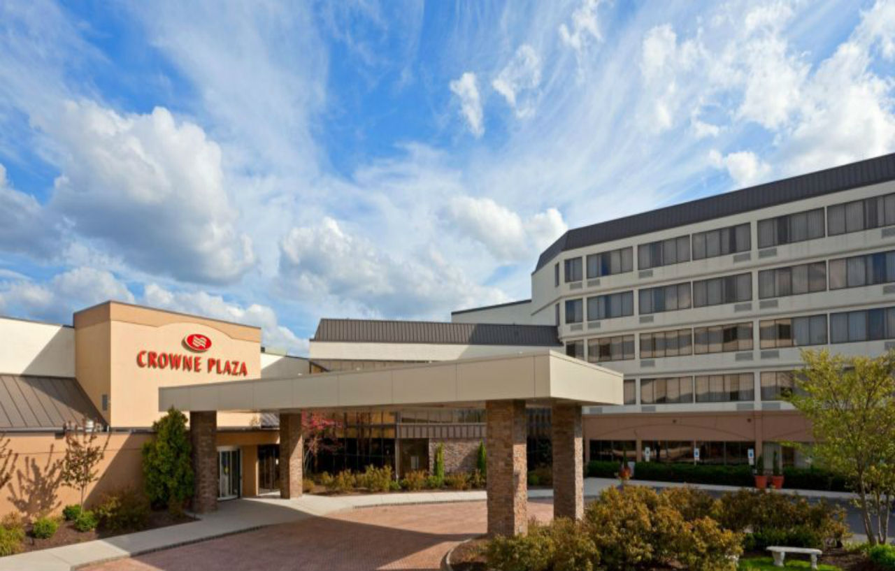 Doubletree By Hilton Fairfield Hotel & Suites Exterior photo